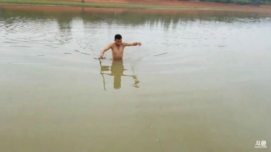 雨中等你666发布了一个斗鱼视频2018-11-03