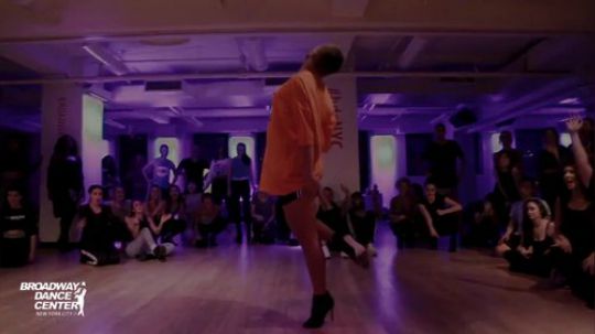 【高跟鞋男神Yanis】再次演绎复古经典！日本妹Shiori