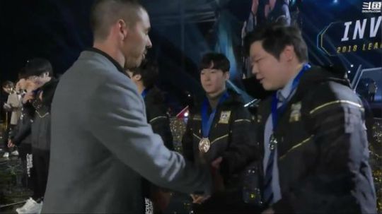 liyunanhj发布了一个斗鱼视频2018-11-04