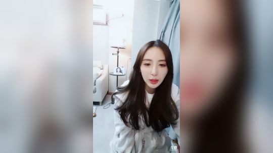 我在斗鱼看丁叮c直播颜值