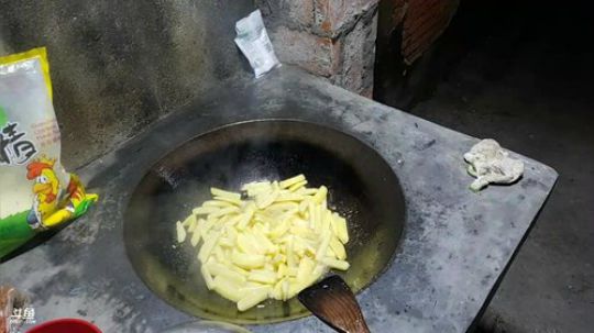 我在斗鱼看美食老王直播美食