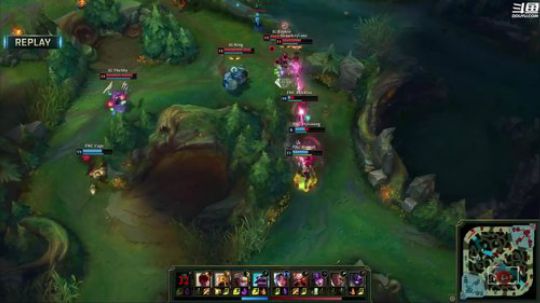 我在斗鱼看英雄联盟官方赛事直播英雄联盟