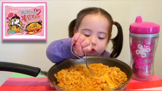 [ candoos ]【 吃播 】软软的小妹吃韩国火鸡面