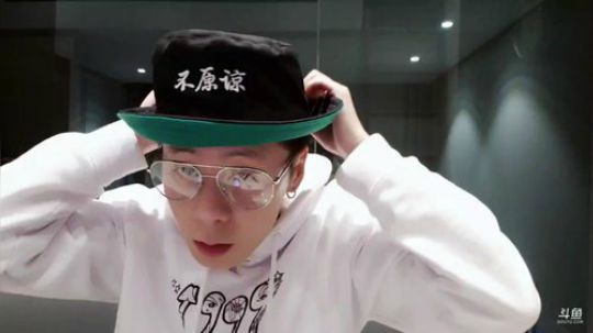 天津的天开始下雨 渐渐的冷起来了 2018-11-05 00点场