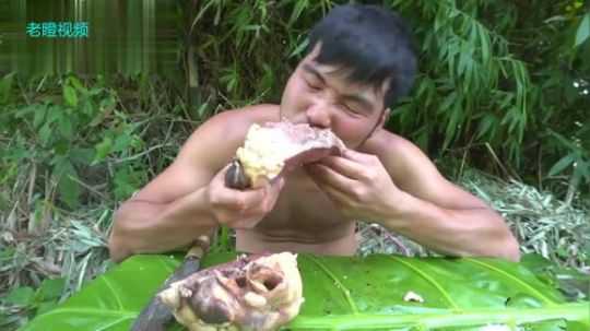 【吃到吐系列】眯眯眼的吃播——吃巨大的3KG牛心