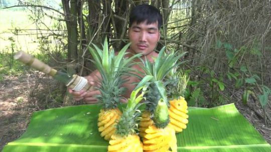 【吃到吐系列】眯眯眼的吃播——Diablo