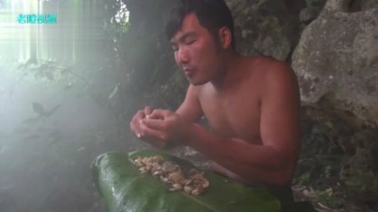 【吃到吐系列】眯眯眼的吃播——花甲