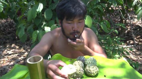 【吃到吐系列】眯眯眼的吃播——释迦果.