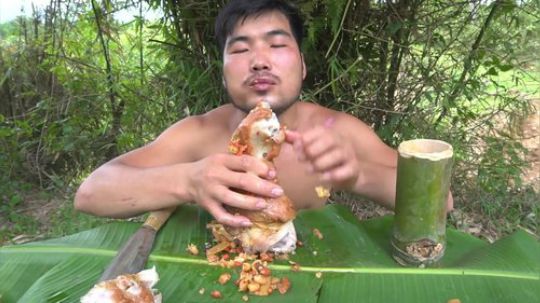 【吃到吐系列】眯眯眼的吃播——烤肘子