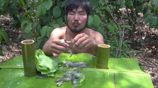 【吃到吐系列】眯眯眼的吃播——鲜虾