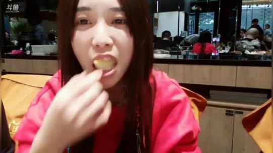 肖淑洁生命中的光和盐发布了一个斗鱼视频2018-11-08