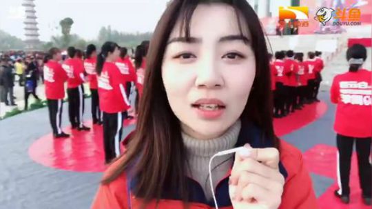 潜江千人广场共舞 致敬改革开放40周年 2018-11-09 07点场