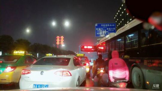 890551丶蒙蒙的骑士风风发布了一个斗鱼视频2018-11-10