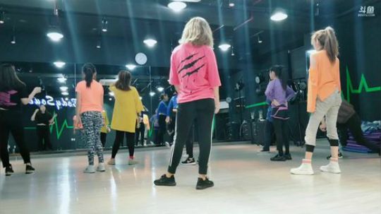 陈小明SF发布了一个斗鱼视频2018-11-10