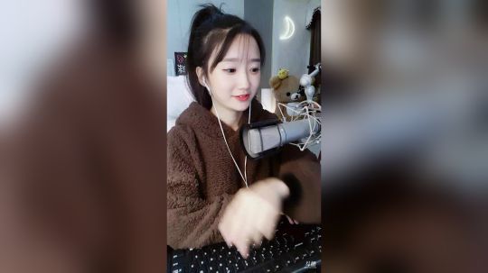 登月团丶离去发布了一个斗鱼视频2018-11-10