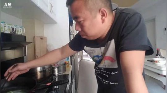 丿Good丶发布了一个斗鱼视频2018-11-11