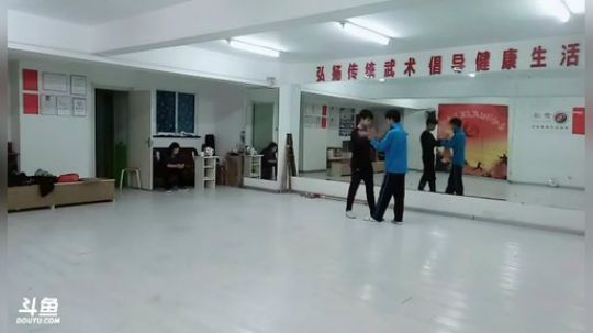 太极形意。青峰传统武术健身会馆 2018-11-03 18点场