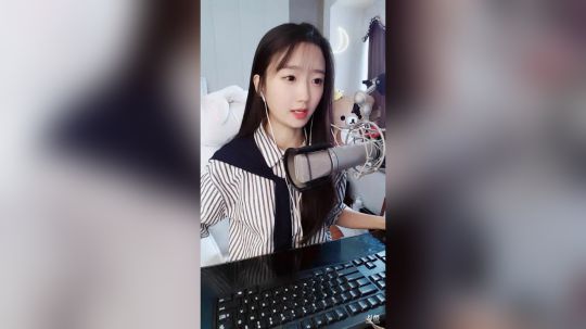 登月团丶离去发布了一个斗鱼视频2018-11-12