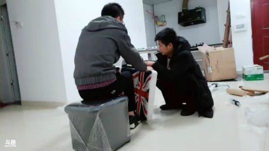 《收拾一下工作室》 2018-11-12 19点场