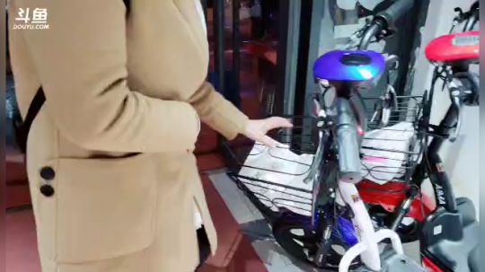 肖淑洁生命中的光和盐发布了一个斗鱼视频2018-11-12