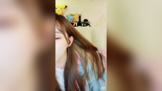 我在斗鱼看禾宝mOOnN直播颜值