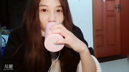 肖淑洁生命中的光和盐发布了一个斗鱼视频2018-11-13