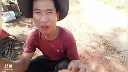 吃节奏猪的肉！