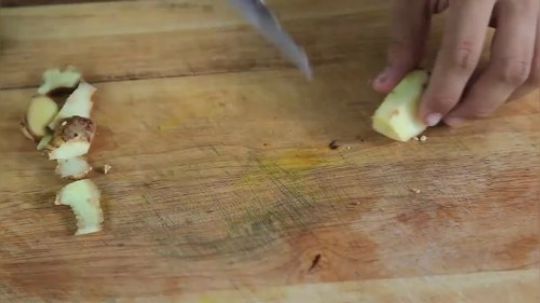 【荒野小姐姐】~小姐姐的水煮蛇大餐~