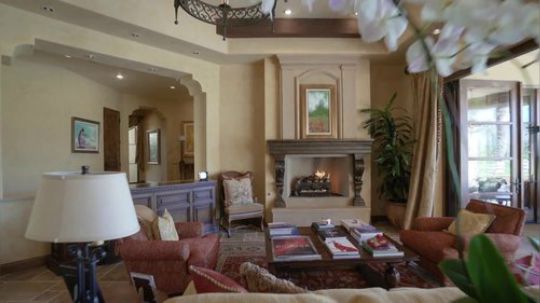 -豪宅欣赏-在加州印第安维尔斯托斯卡纳乡村俱乐部旁的格托斯