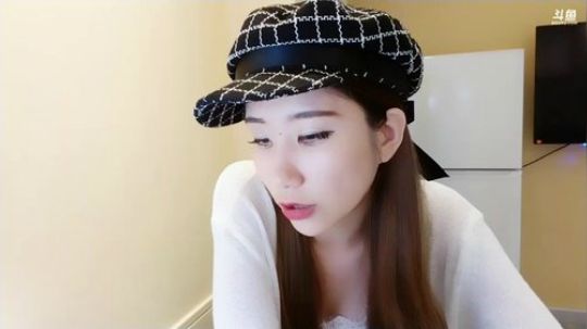燕落庭前问君愁发布了一个斗鱼视频2018-11-17