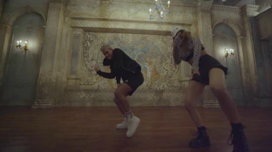 【粉墨Lisa合作Kiel Tutin】满屏大长腿！