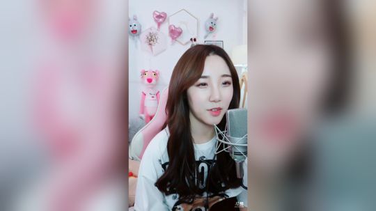 我在斗鱼看林cute直播颜值