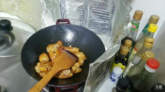 久违的黑暗料理 啤酒鸭和猪手 2018-11-19 19点场