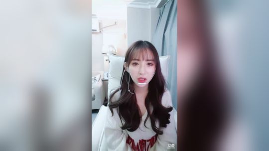 花街灯如昼zz发布了一个斗鱼视频2018-11-19