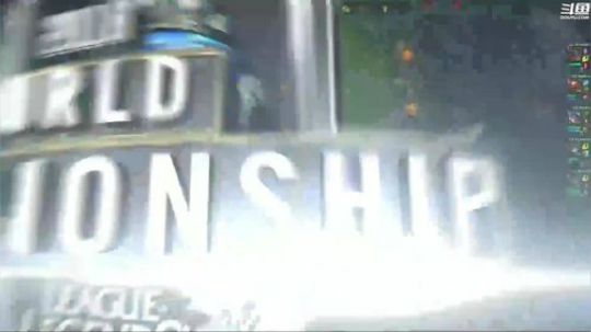 我在斗鱼看英雄联盟官方赛事直播英雄联盟