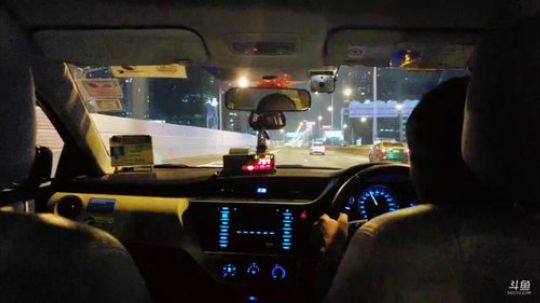 在泰国，9点飞机回成都 2018-11-20 21点场