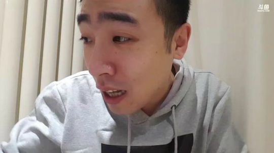 我在斗鱼看小主播无尽直播美食