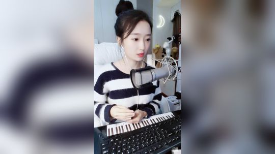 登月团丶离去发布了一个斗鱼视频2018-11-20