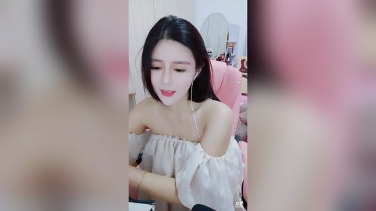 我在斗鱼看大木头CL直播颜值