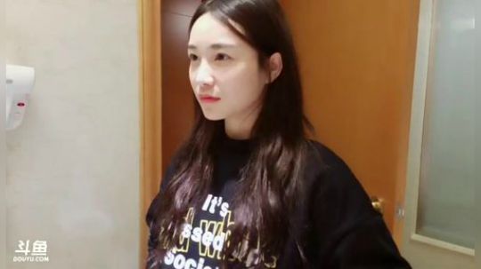 肖淑洁的188万粉丝发布了一个斗鱼视频2018-11-21