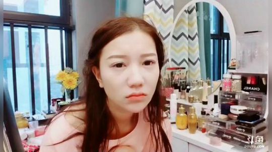 HHHISHHH发布了一个斗鱼视频2018-11-22