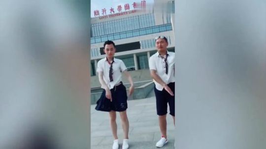 班里的男生骚起来，绝对是一股泥石流！