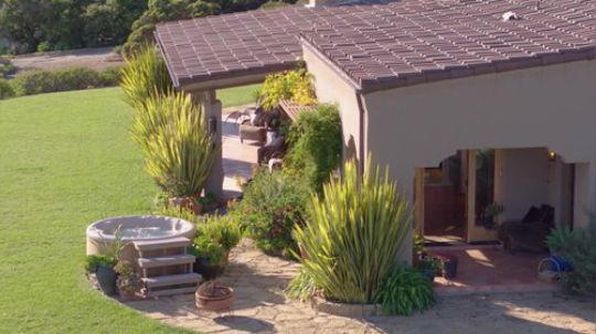 -豪宅欣赏-位于加州圣巴巴拉山脉上的一座别野