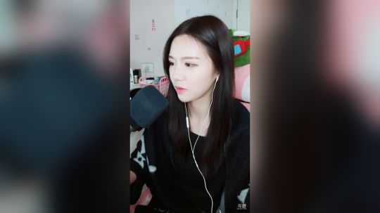 我在斗鱼看薇薇酱哦直播颜值