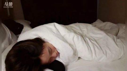 我在斗鱼看百变姑姑肖淑洁直播户外