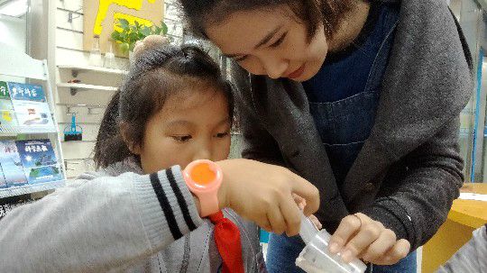 玩转广中创新屋  润唇膏  护手霜  diy活动