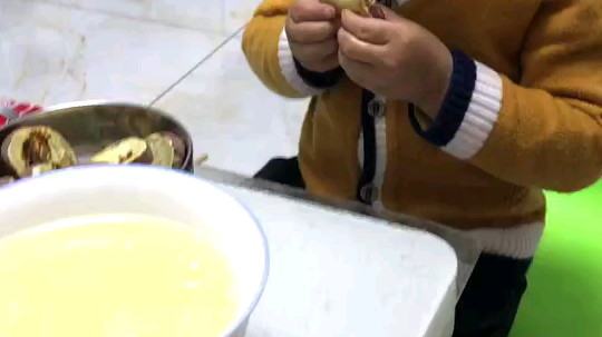 西安小孩吃个饭都这么聪明！看看说说！