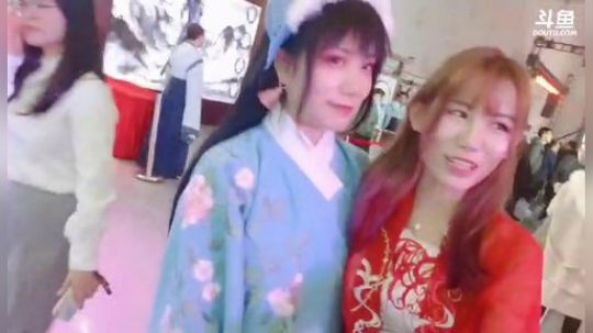 喵老师的圣诞树发布了一个斗鱼视频2018-11-24
