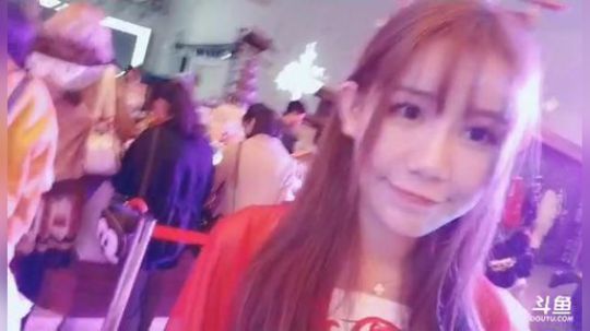 喵老师的圣诞树发布了一个斗鱼视频2018-11-25