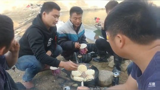 11点抽干水库。 2018-11-27 14点场